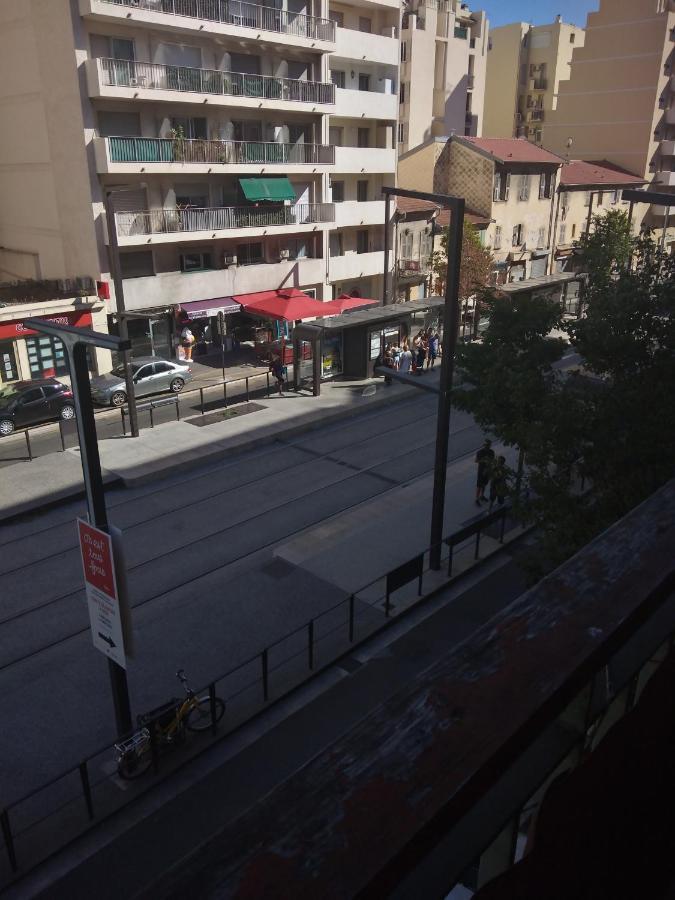 Charmant F1 Pres Tramway Et Plage 니스 외부 사진